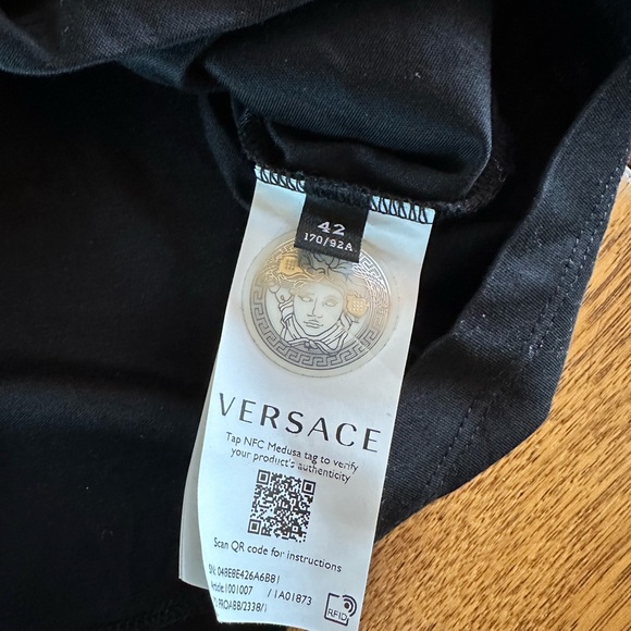 Auth Versace Black T-Shirt - Picture 5 of 8